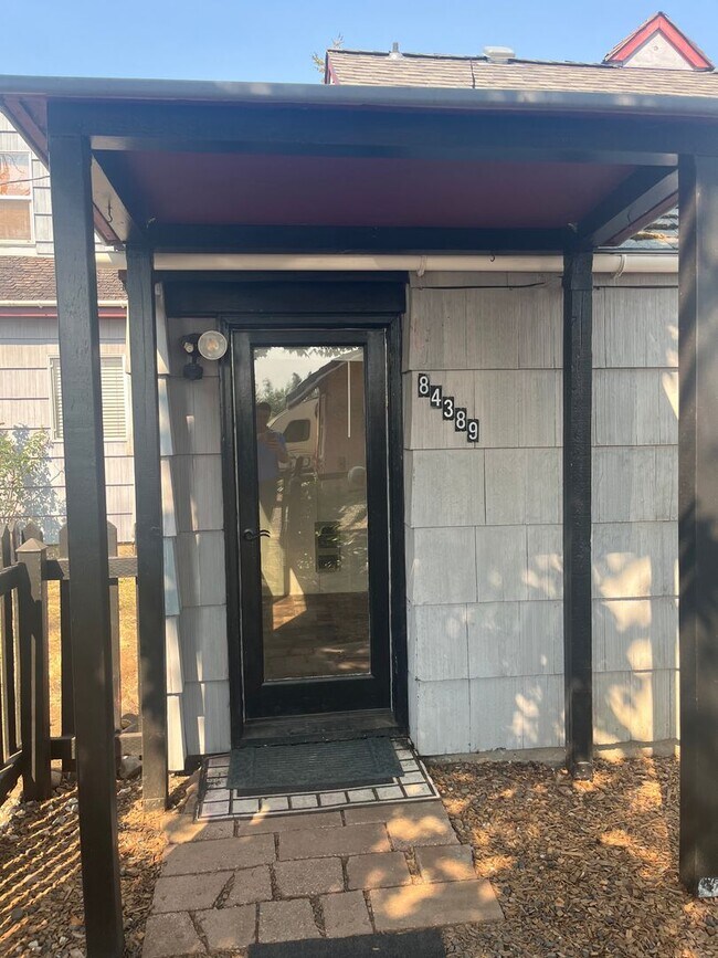 Foto del edificio - 3-Bedroom 2-Bathroom house in Pleasant hill