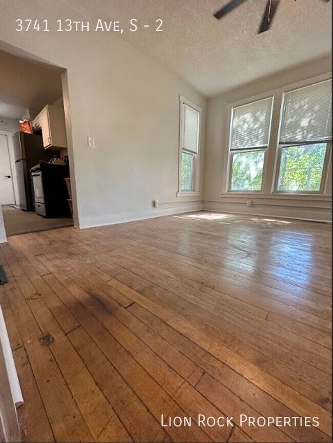Building Photo - Awesome Remolded 3-bedroom Duplex for $152...