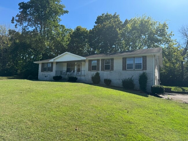 Building Photo - 9019 Meadowlawn Dr