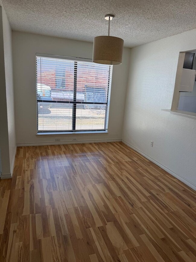 Building Photo - 3006 Post Oak Dr