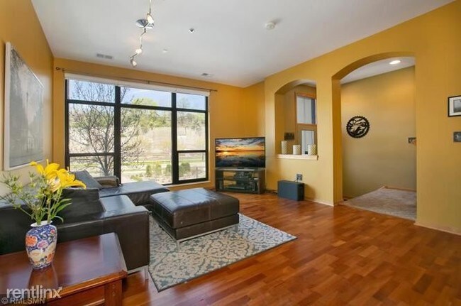 Building Photo - 2 br, 3 bath  - 292 Spring St # 114