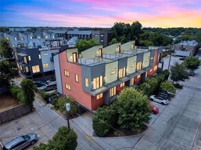 Building Photo - 410 Melba St
