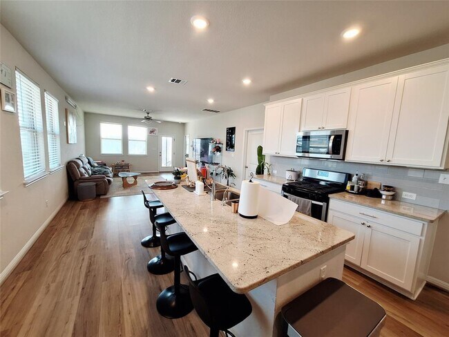 Foto del edificio - 417 Dipprey Ln