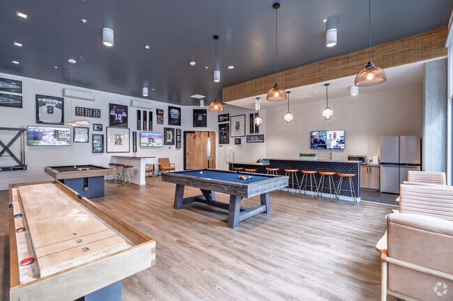 Sports Lounge - The Woods at Alderwood