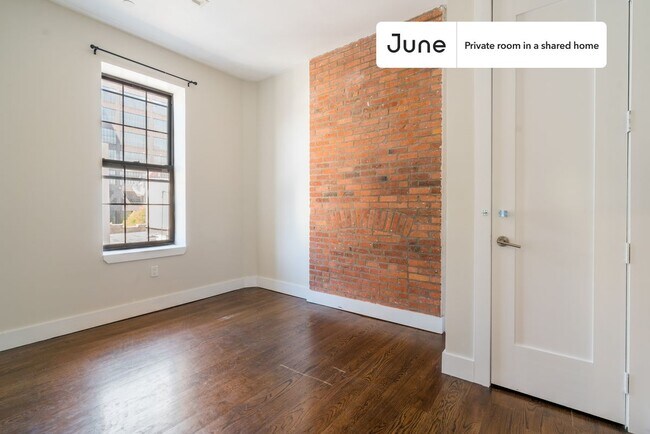 Foto del edificio - Room in Shared 4 bed/2 bath home