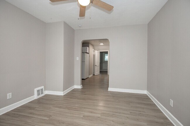 Foto del edificio - 4011 Dawnshire Ave