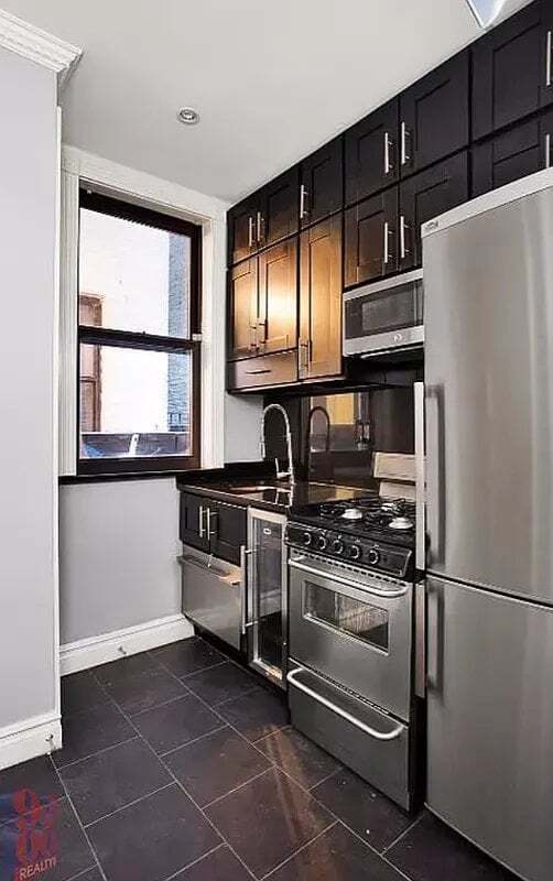Foto del edificio - 219 E 23rd St