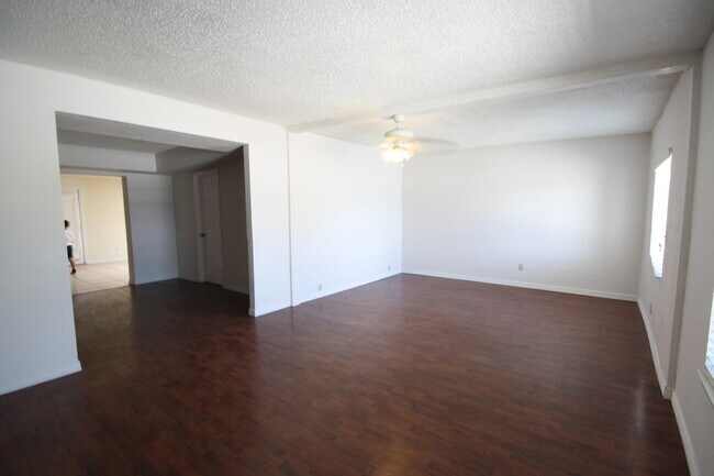 Building Photo - 8717 Cathedral Cir