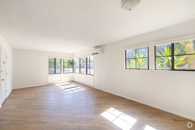 2BR, 1BA - 900SF - Living Room - 5302 Colfax Ave