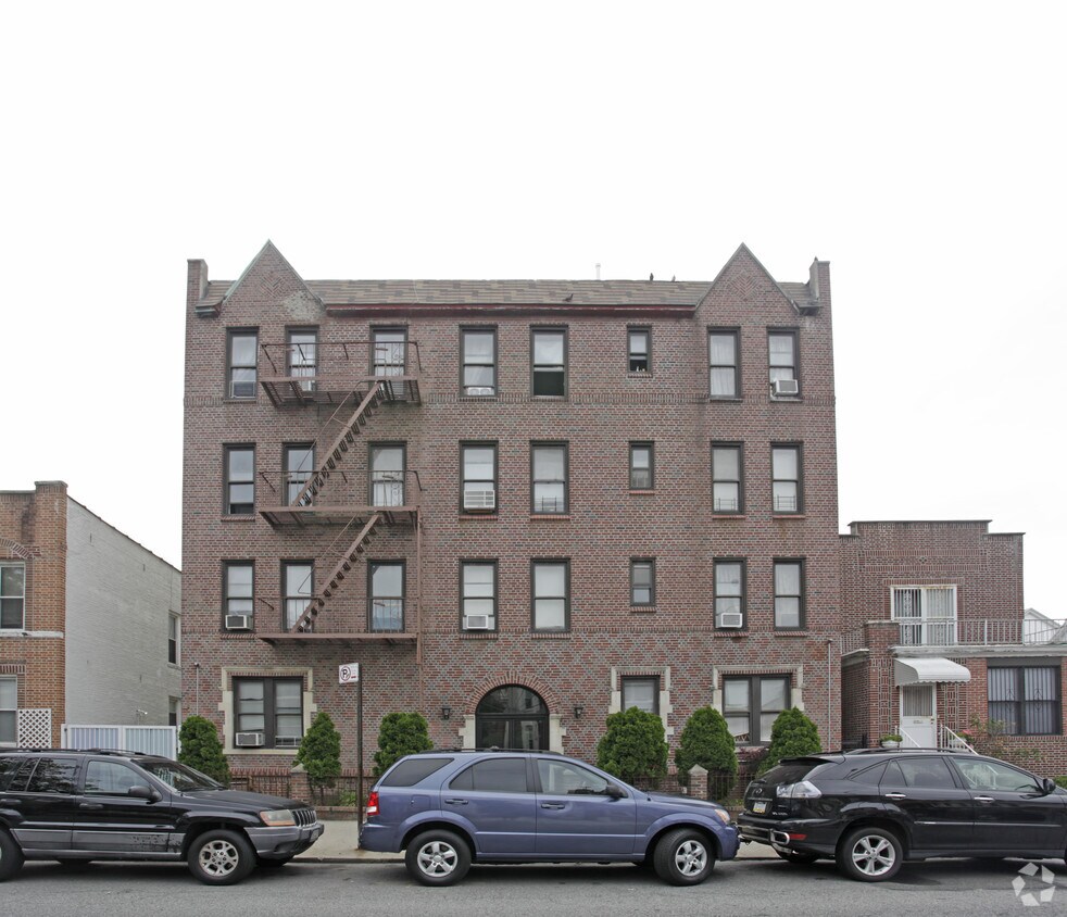 Building Photo - 235 E 2nd St