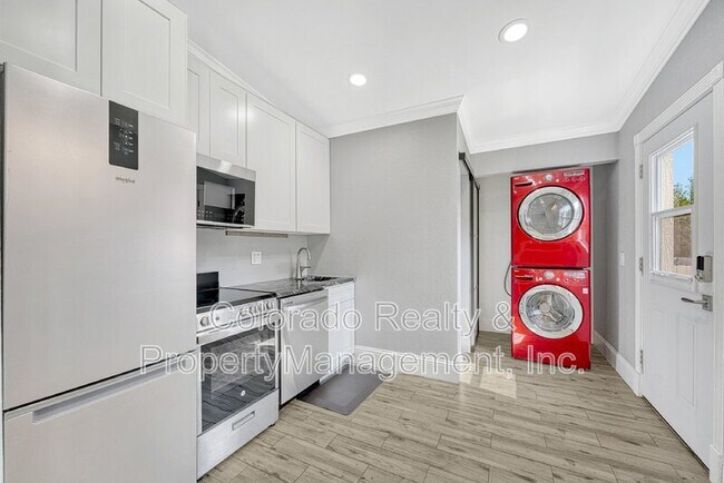 Foto del edificio - 5738 Alcott St