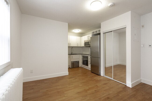 Building Photo - 56 Maitland Street