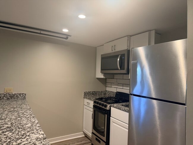 Foto del edificio - 6758 S Karlov Ave