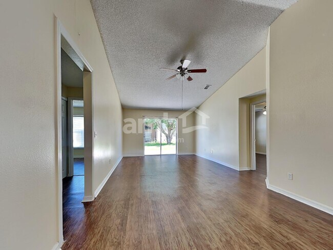 Building Photo - 157 Seneca Point Trl