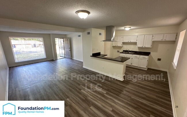 Foto del edificio - 5330 Whitworth Rd