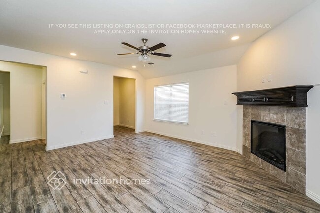 Building Photo - 353 Paloma St