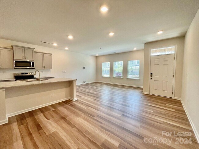 Building Photo - 309 Planters Trace Ln