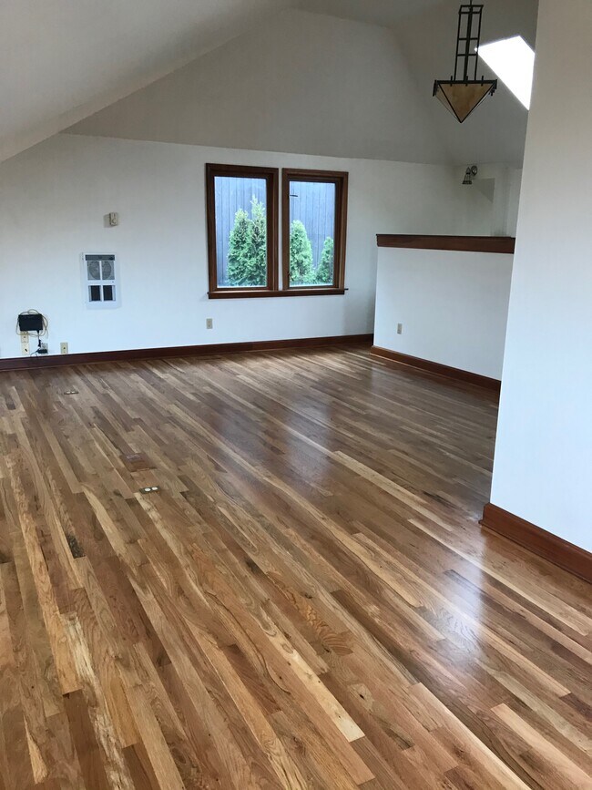 Foto del edificio - 3053 36th Ave SW