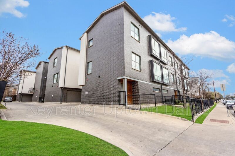 2280 N Fitzhugh Ave Unit 20, Dallas, TX 75204 Condo for Rent in Dallas, TX