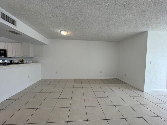 Building Photo - 895 Crystal Lake Dr