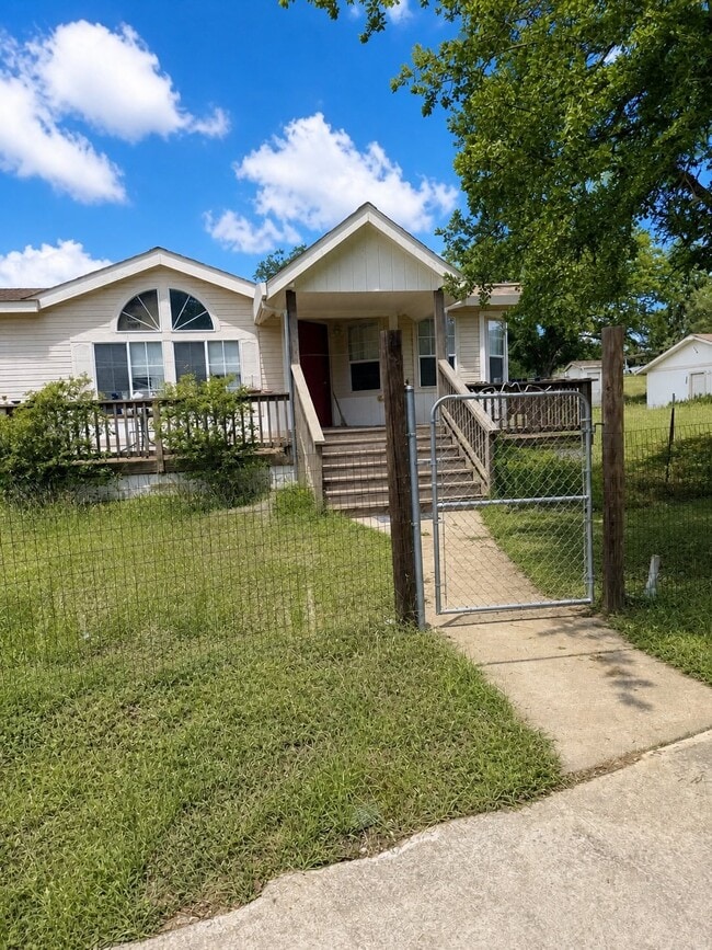 Building Photo - 2984 Indian Hill Rd