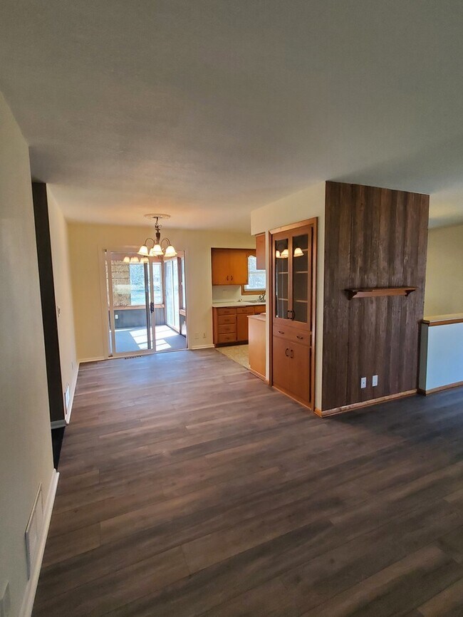 Foto del edificio - 3613 Silver Lake Rd