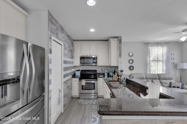 Building Photo - 3156 Via Palma Ln