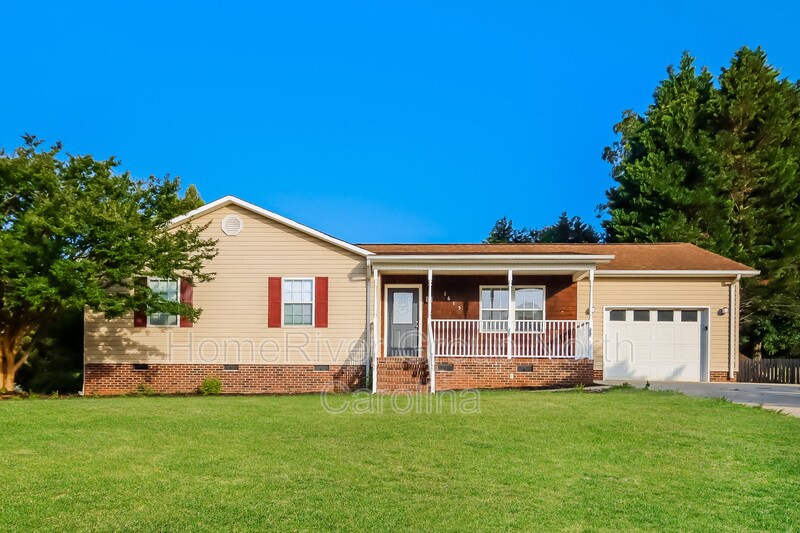 1615 Farmington Hills Dr, Conover, NC 28613 House Rental in Conover