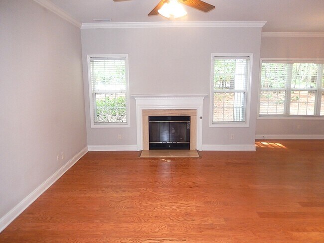 Building Photo - 211 Bridgepath Dr