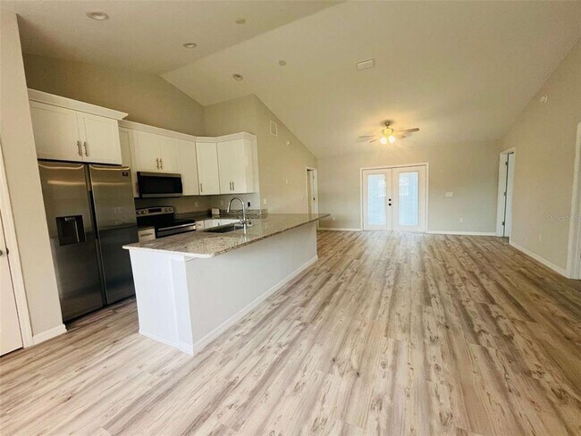 Foto del edificio - 3230 Baird Ave