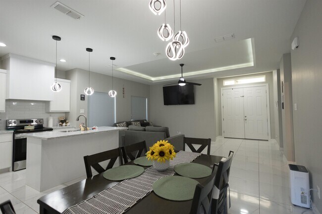Building Photo - 5427 Granja Dr