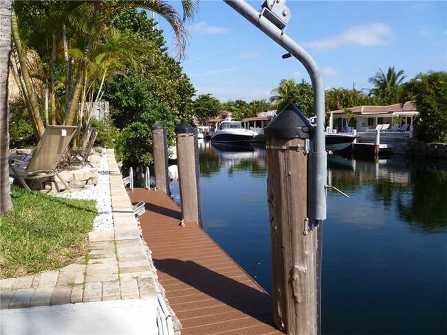 Building Photo - 12925 Ixora Rd