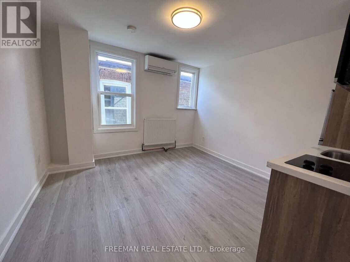 Photo principale - 15-215 Thorburn Ave