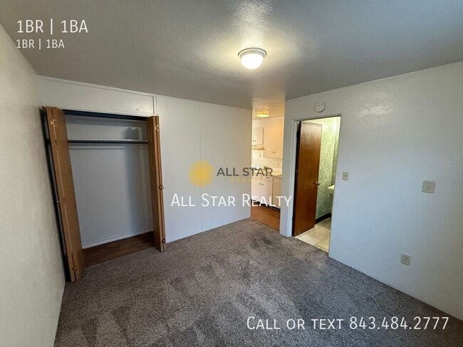 Building Photo - 433 E Dowling Rd