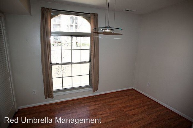 Foto del edificio - 3322 Woodburn Village Dr