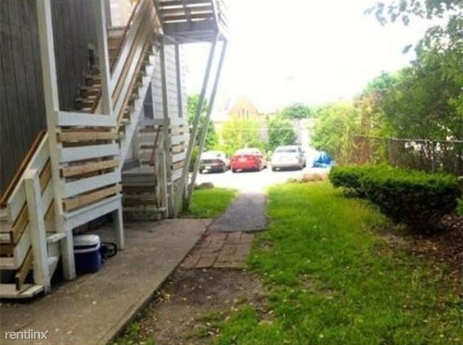 Building Photo - 28 Martel St