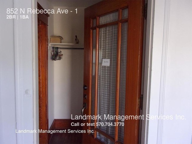 Foto del edificio - 852 N Rebecca Ave