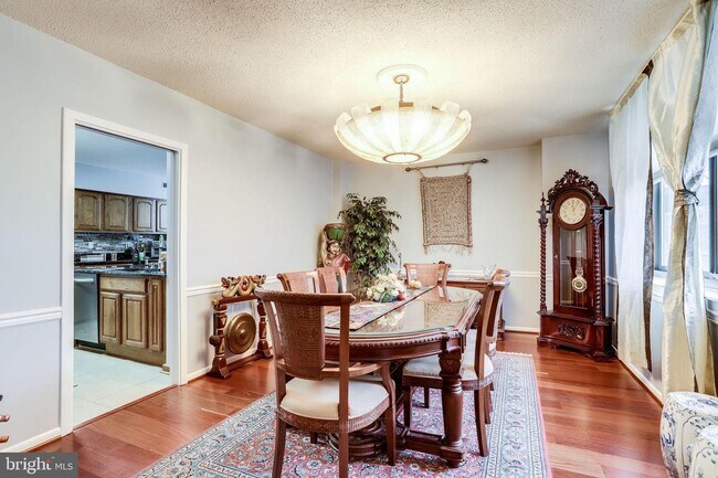 Foto del edificio - 5501 Seminary Rd