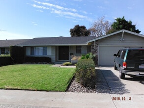 Building Photo - 5135 Pearl Ave