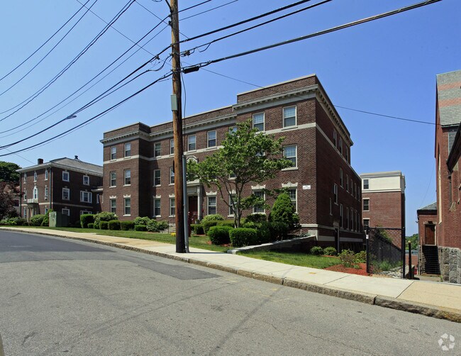 Riley House Apartments Hyde Park, MA