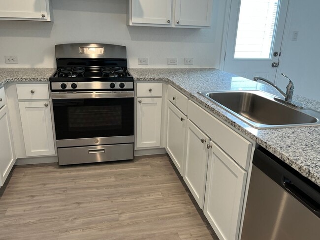Foto del edificio - New construction single family home in one...