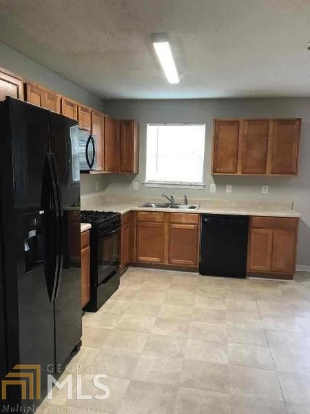 Building Photo - 1404 Shelnut Ct