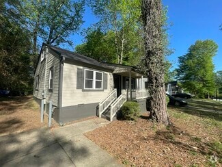 Building Photo - 1333 Westmont Rd SW