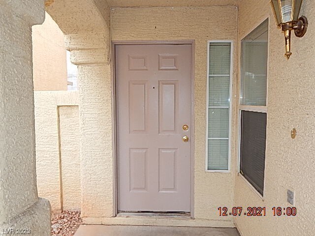 Building Photo - 1641 N Sand Canyon Dr