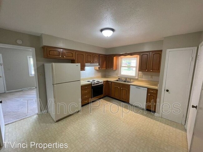 Building Photo - 3 br, 1.5 bath House - 810 Parliament St.