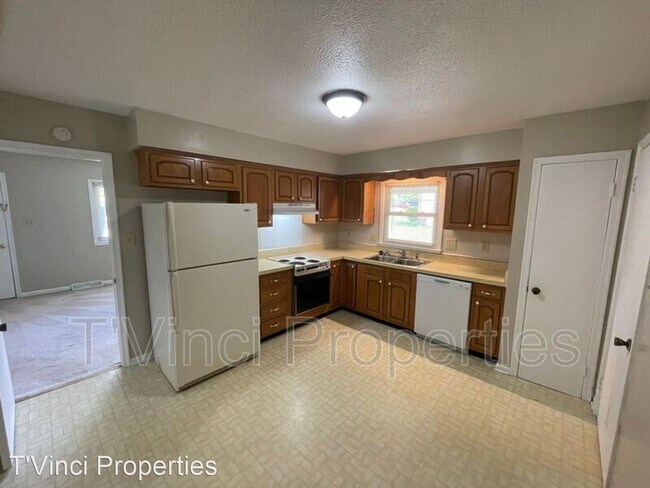 Foto del edificio - 3 br, 1.5 bath House - 810 Parliament St.