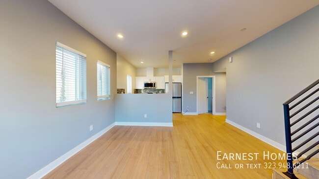 Building Photo - 147 Roselake Ave