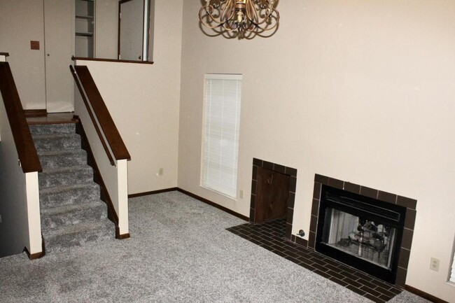 Foto del edificio - 9460 Hunter's Creek Drive