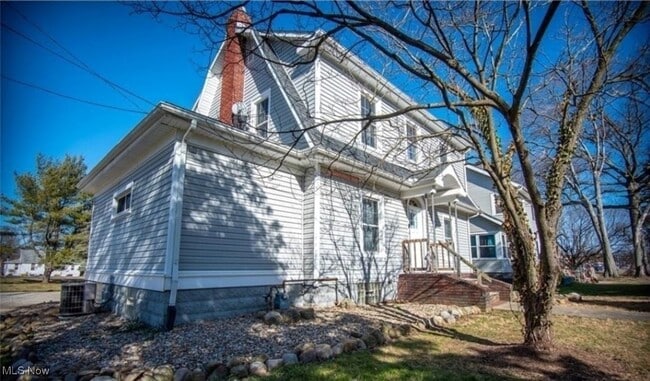 Building Photo - 2753 Canfield Rd