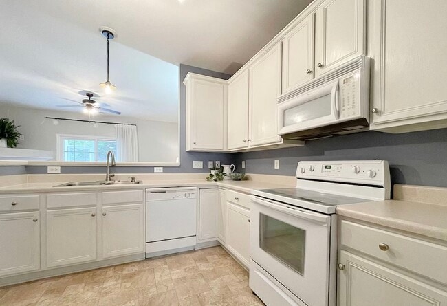 Foto del edificio - 2709 Willow Pines Pl